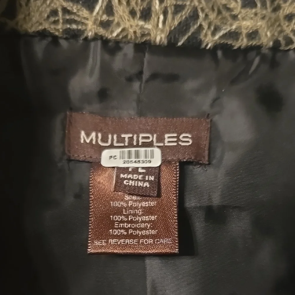 EUC Multiples Petite Large Blazer - Picture 4 of 11